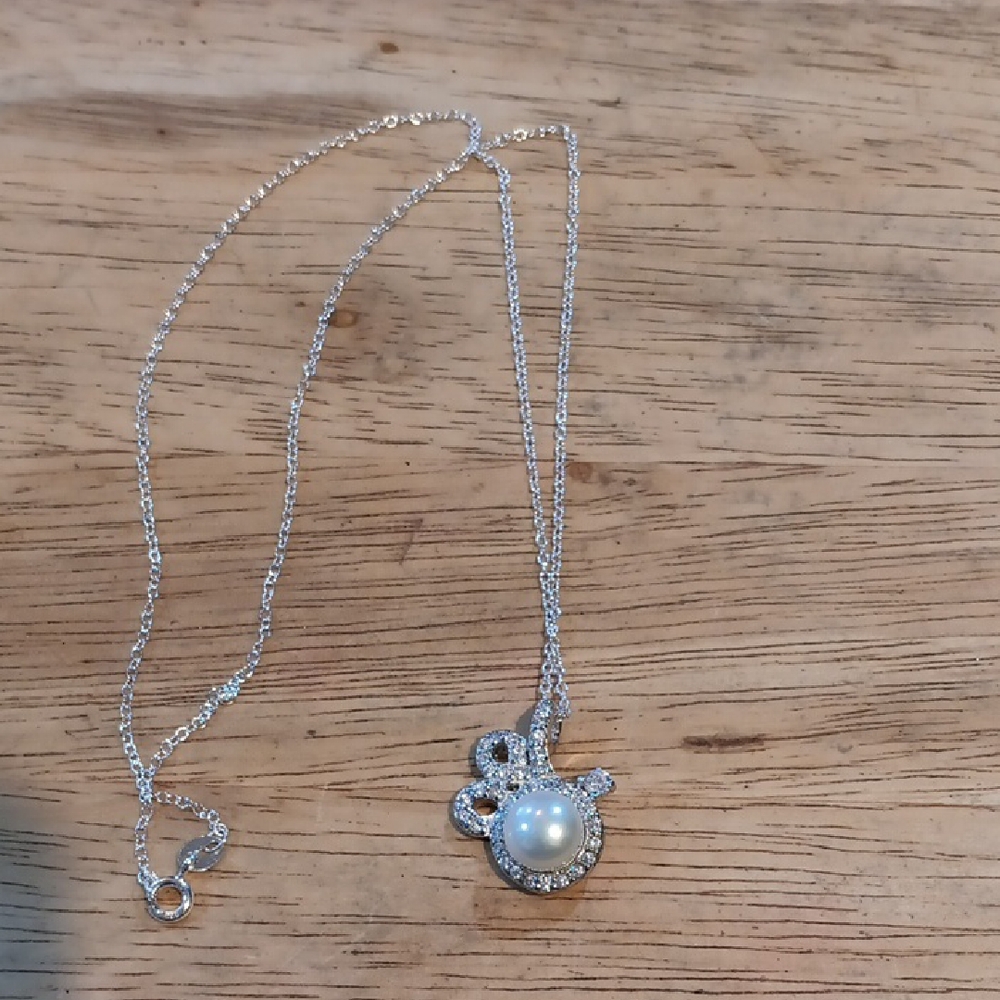 Elegant Silver Faux Pearl Pendant Necklace
